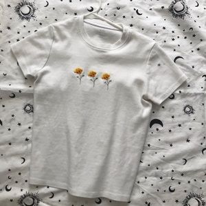 BRANDY MELVILLE white flower tee shirt